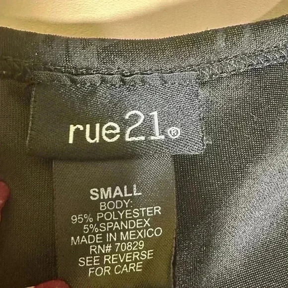 Rue 21 Womens Black Fitted Cap Sleeve Blouse - Picture 9 of 10